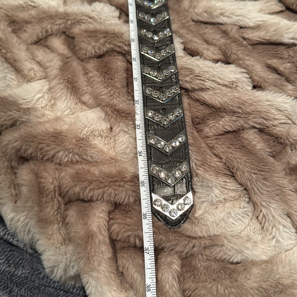 Nocona chevron rhinestone belt - Picture 5 of 5